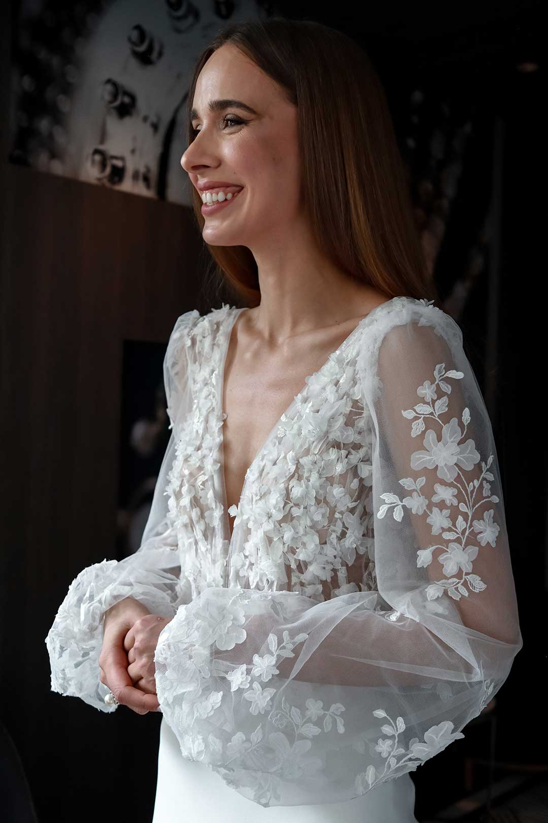 Robe de mariée à manches longues par Alina Marti Paris